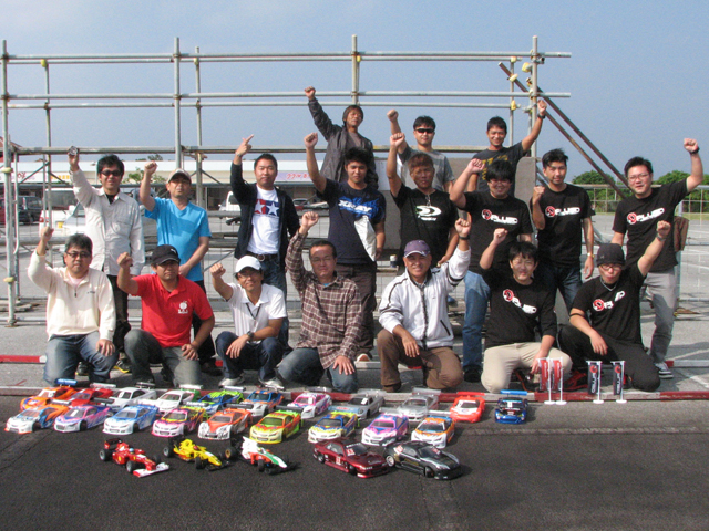 �P�R�f���჌�[�X�ŏI��W���ʐ^