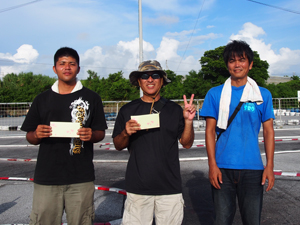 �G�L�X�p�[�g�N���X�`���C���E�g�b�v�R