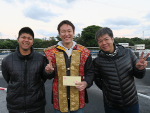 �G�L�X�p�[�g�N���X�`���C���E�g�b�v�R