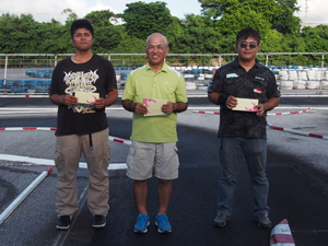 �G�L�X�p�[�g�N���XA���C���E�g�b�v