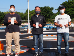 �X�|�[�c�N���XA���C���E�g�b�v�R