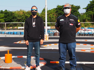 �X�|�[�c�N���XB���C���E�g�b�v�R