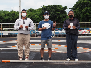 �X�|�[�c�N���XA���C���E�g�b�v�R