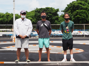 �X�|�[�c�N���XB���C���E�g�b�v�R