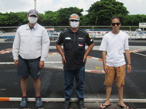 �X�|�[�c�N���XB���C���E�g�b�v�R