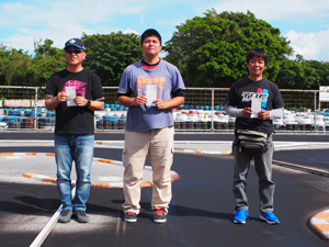 �P�Q�N���XA���C���E�g�b�v�R