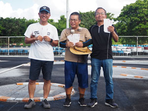 �X�|�[�c�N���XA���C���E�g�b�v�R