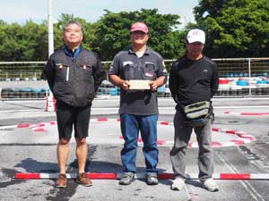 �X�|�[�c�N���XB���C���E�g�b�v�R