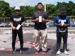 �P�Q�N���X�`���C���E�g�b�v�R