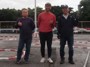 �s�f�P�O�N���X�`���C���E�g�b�v�R